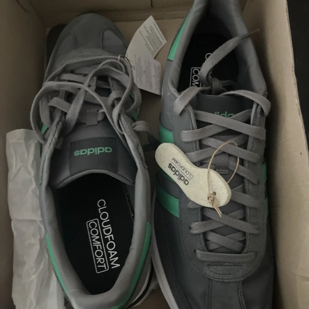 Men's Running Shoes Size 13 Adidas Gray Green Run 70s 2.0 Cloudfoam Comfort